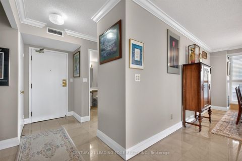 Photo 5 at 1011 - 33 Weldrick Road E, Observatory, Richmond Hill