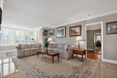 Photo 7 at 1011 - 33 Weldrick Road E, Observatory, Richmond Hill