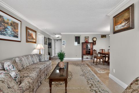 Photo 9 at 1011 - 33 Weldrick Road E, Observatory, Richmond Hill