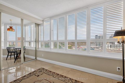 Photo 11 at 1011 - 33 Weldrick Road E, Observatory, Richmond Hill