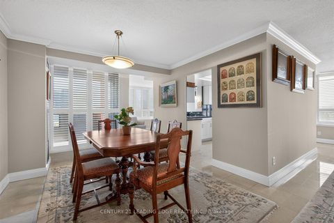 Photo 13 at 1011 - 33 Weldrick Road E, Observatory, Richmond Hill