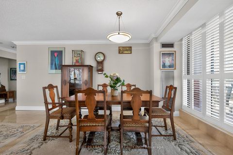 Photo 15 at 1011 - 33 Weldrick Road E, Observatory, Richmond Hill