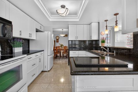 Photo 18 at 1011 - 33 Weldrick Road E, Observatory, Richmond Hill