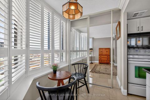 Photo 19 at 1011 - 33 Weldrick Road E, Observatory, Richmond Hill