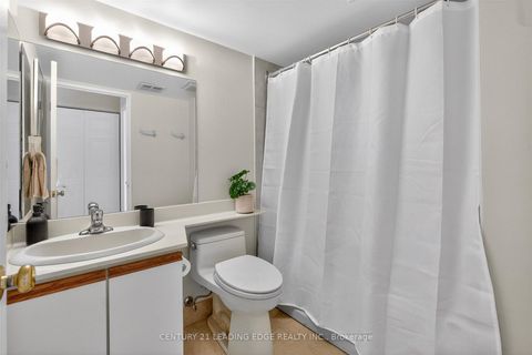 Photo 32 at 1011 - 33 Weldrick Road E, Observatory, Richmond Hill