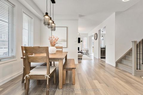 Photo 4 at 81 Dundonald Trail, Glenway Estates, Newmarket