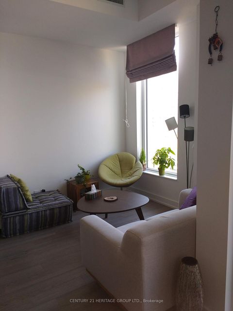 Photo 6 at 512 - 6 Parkwood Avenue, Casa Loma, Toronto