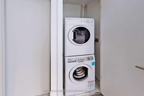 Photo 9 at 512 - 6 Parkwood Avenue, Casa Loma, Toronto