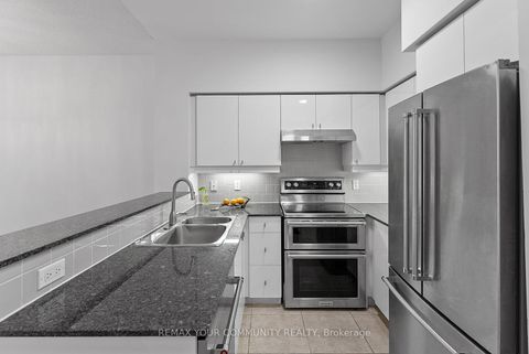 Photo 4 at 105 - 451 Rosewell Avenue S, Lawrence Park South, Toronto