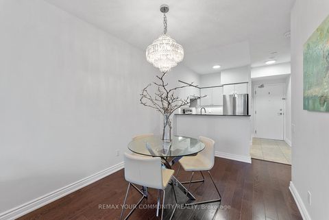 Photo 11 at 105 - 451 Rosewell Avenue S, Lawrence Park South, Toronto