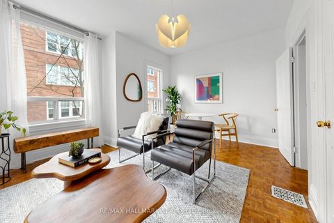 Photo 2 at 80 Manning Avenue, Bellwoods, Toronto