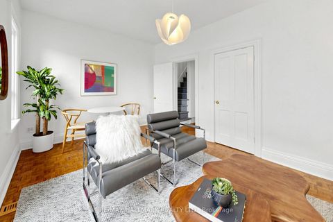 Photo 3 at 80 Manning Avenue, Bellwoods, Toronto