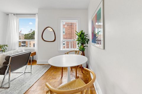 Photo 5 at 80 Manning Avenue, Bellwoods, Toronto