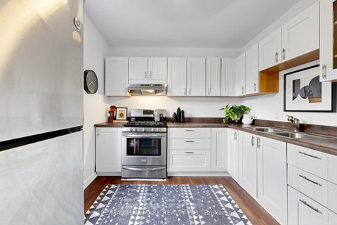 Photo 7 at 80 Manning Avenue, Bellwoods, Toronto