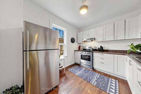 Photo 8 at 80 Manning Avenue, Bellwoods, Toronto