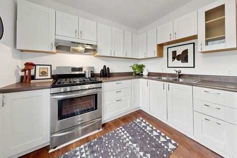 Photo 9 at 80 Manning Avenue, Bellwoods, Toronto