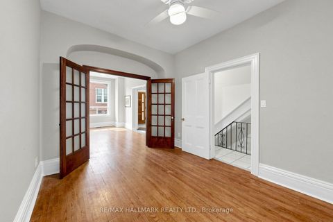 Photo 14 at 80 Manning Avenue, Bellwoods, Toronto