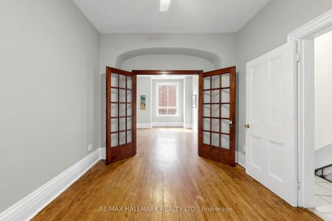 Photo 15 at 80 Manning Avenue, Bellwoods, Toronto