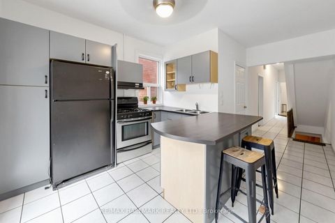 Photo 16 at 80 Manning Avenue, Bellwoods, Toronto