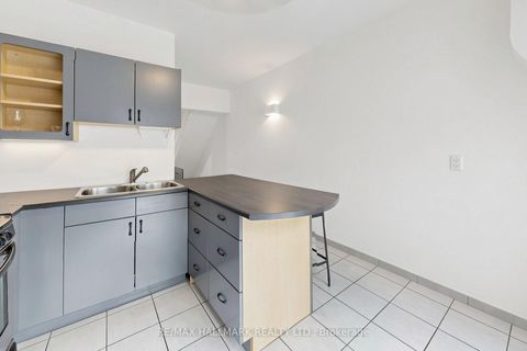 Photo 18 at 80 Manning Avenue, Bellwoods, Toronto