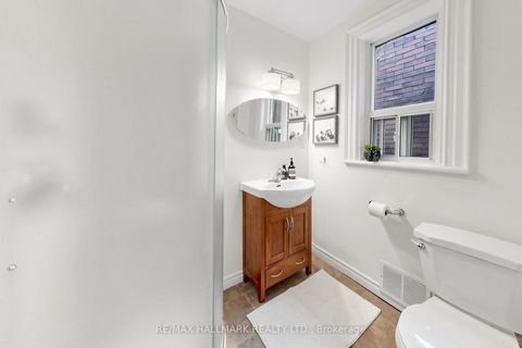 Photo 21 at 80 Manning Avenue, Bellwoods, Toronto