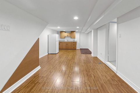 Photo 28 at 80 Manning Avenue, Bellwoods, Toronto