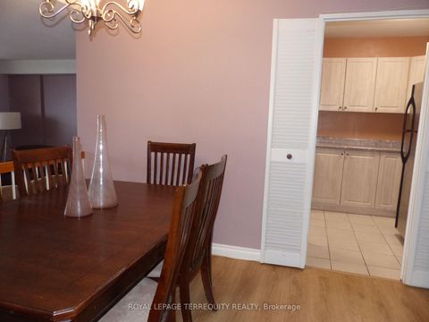 Photo 3 at 906 - 177 Linus Road, Don Valley Village, Toronto