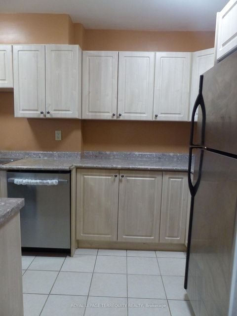 Photo 4 at 906 - 177 Linus Road, Don Valley Village, Toronto