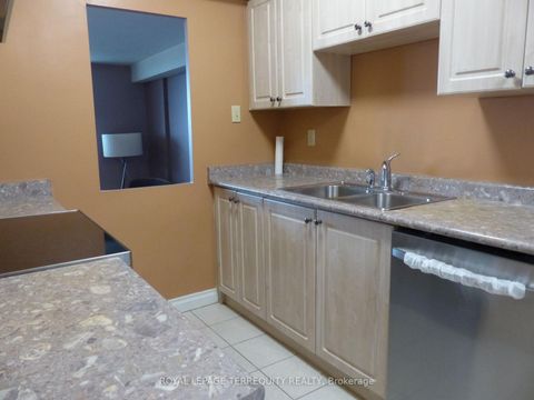 Photo 6 at 906 - 177 Linus Road, Don Valley Village, Toronto