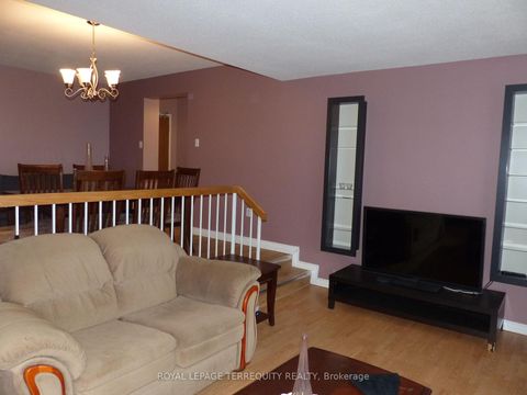Photo 11 at 906 - 177 Linus Road, Don Valley Village, Toronto