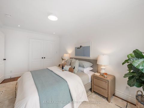 Photo 31 at 122 Hopedale Avenue, Broadview North, Toronto