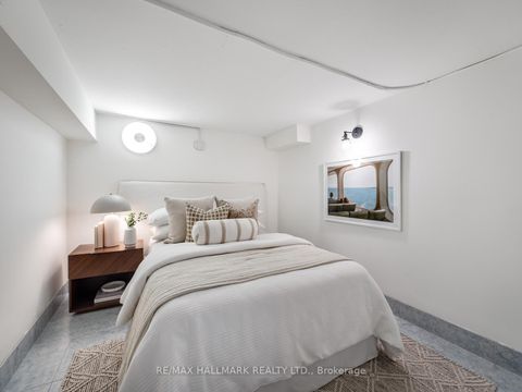 Photo 41 at 122 Hopedale Avenue, Broadview North, Toronto