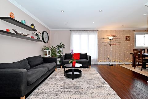 Photo 3 at 21 Bigham Crescent, West Deane, Toronto
