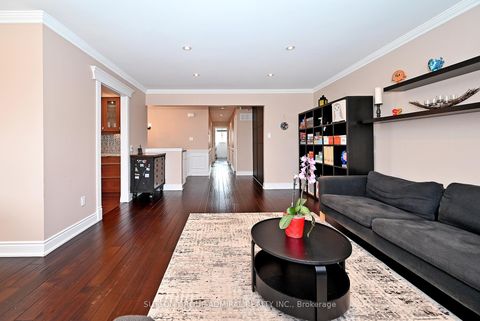 Photo 6 at 21 Bigham Crescent, West Deane, Toronto