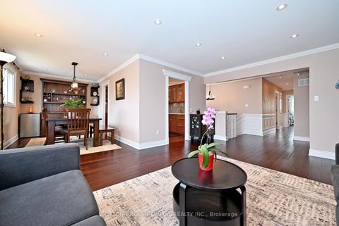 Photo 7 at 21 Bigham Crescent, West Deane, Toronto