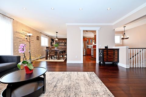 Photo 8 at 21 Bigham Crescent, West Deane, Toronto