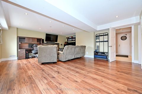Photo 30 at 21 Bigham Crescent, West Deane, Toronto