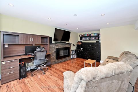 Photo 31 at 21 Bigham Crescent, West Deane, Toronto