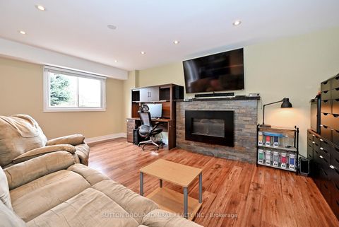 Photo 32 at 21 Bigham Crescent, West Deane, Toronto