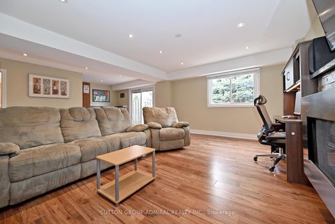Photo 35 at 21 Bigham Crescent, West Deane, Toronto