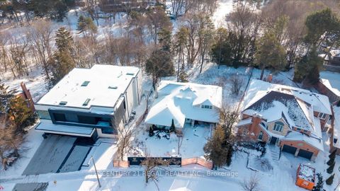 Photo 6 at 11 Montressor Drive, Windfields, Toronto