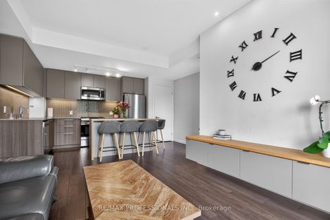 Photo 5 at TH48 - 10 Brin Drive, Humber Valley, Toronto