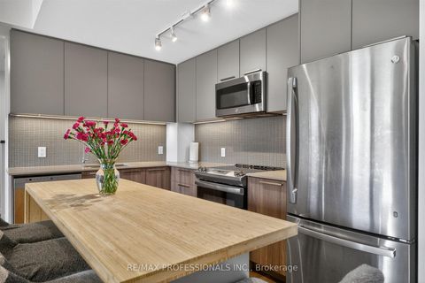 Photo 8 at TH48 - 10 Brin Drive, Humber Valley, Toronto
