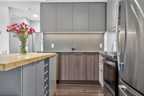 Photo 10 at TH48 - 10 Brin Drive, Humber Valley, Toronto