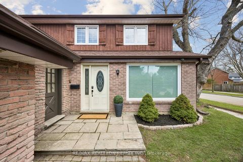 Photo 2 at 22 Denlow Boulevard, Don Mills, Toronto