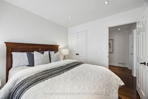 Photo 32 at 22 Denlow Boulevard, Don Mills, Toronto