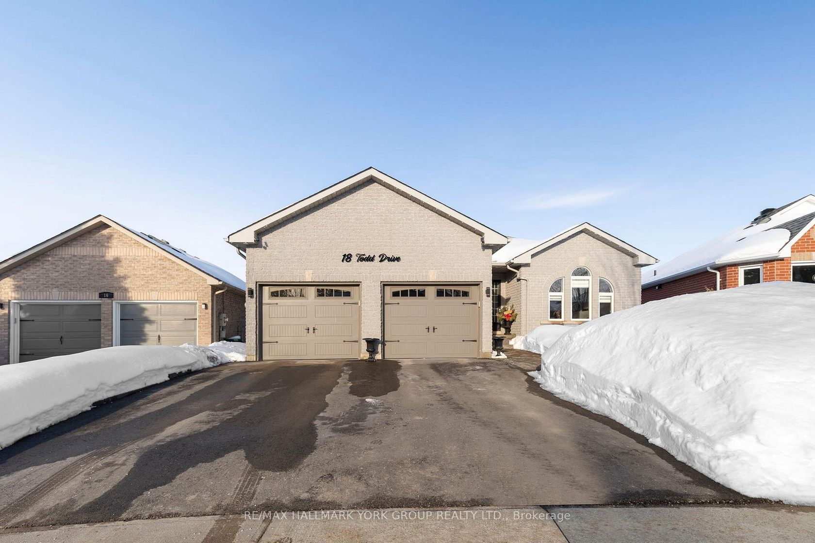 18 Todd Drive, Bayshore, Barrie photo number 2