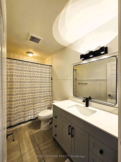 Photo 6 at 206 Fairwood Drive, Keswick South, Georgina