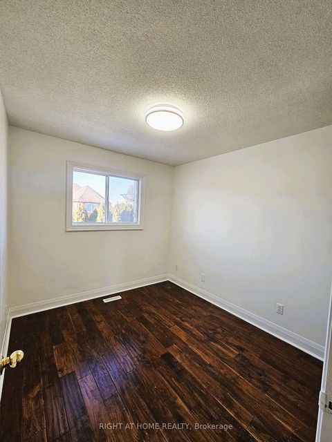 Photo 9 at 206 Fairwood Drive, Keswick South, Georgina