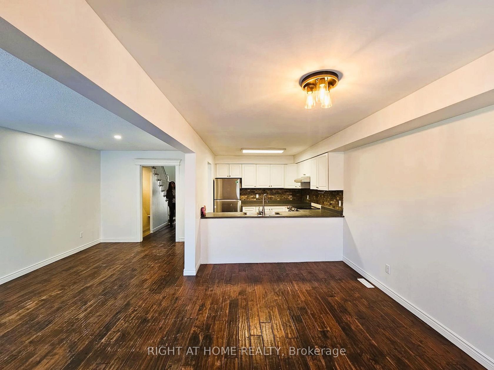 206 Fairwood Drive, Keswick South, Georgina 